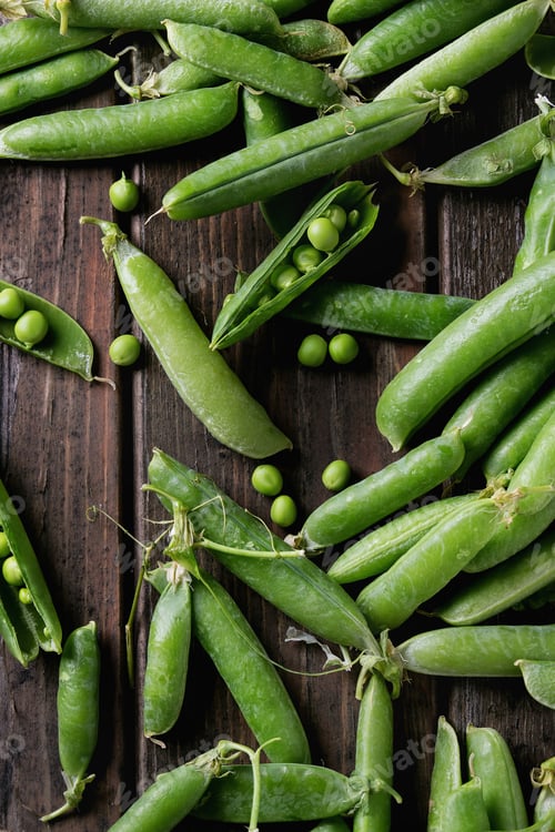Preview: Young green peas