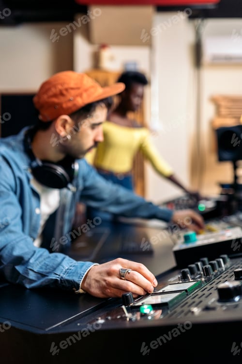 Preview: Using Equipment in Music Studio