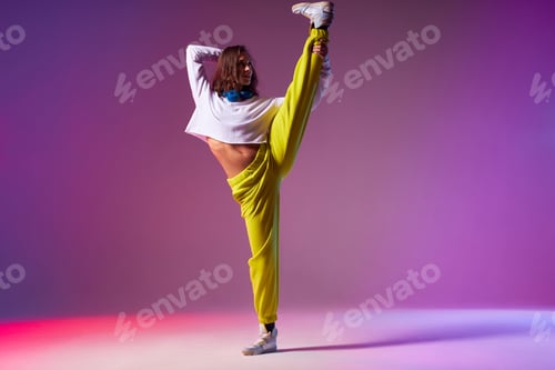 Preview: Young dancer doing split leap