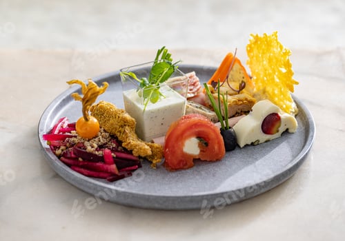 Preview: Beautifully decorated wedding appetizer plate