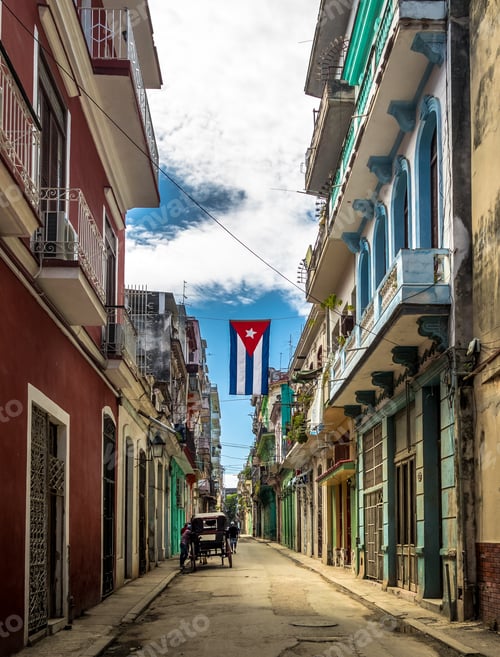 Preview: Old Havana downtown Street - Havana, Cuba
