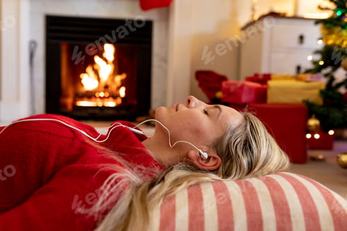 Preview: Woman at home at Christmas time