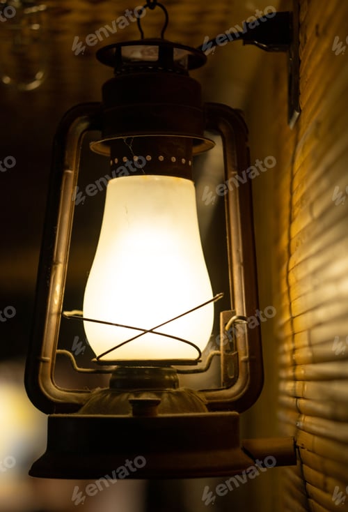 Preview: Vertical shot of the vintage lantern