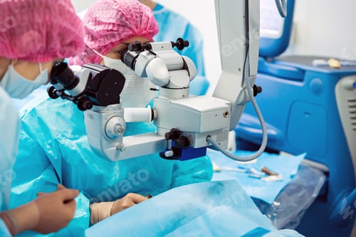 Preview: Doctors perform eye lens replacement operation with modern equipment