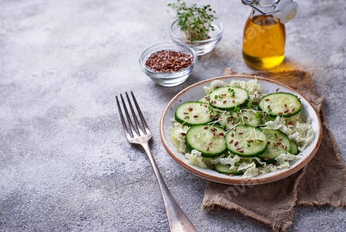 Preview: Healthy spring salad with cucumber, flax seed and cress