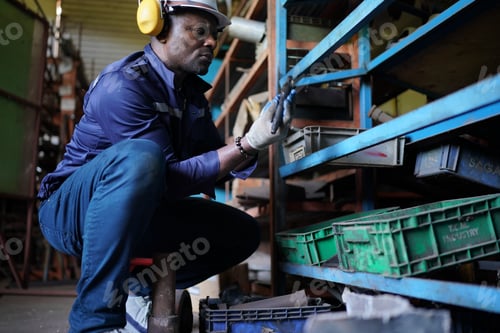 Preview: Worker in metal industry