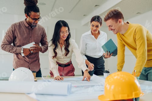 Preview: Asian vietnamese woman boss holding a meeting to her colleagues