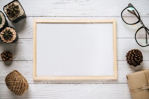 Preview: Mock up of Flipchart on wooden table.