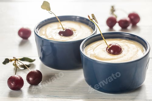 Preview: Custard with cherries