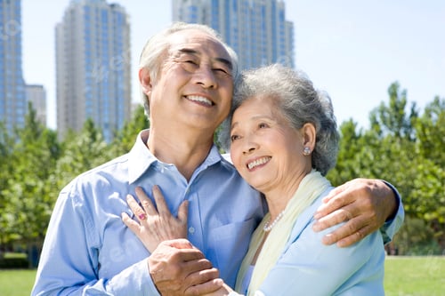 Preview: A senior couple enjoying the park