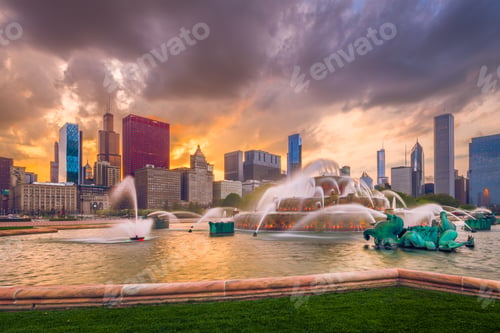 Preview: Chicago, Illinois, USA Fountain and Skyline