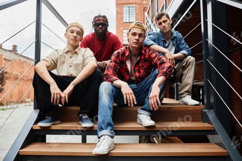 Preview: Group of Boys wearing Street Fashion