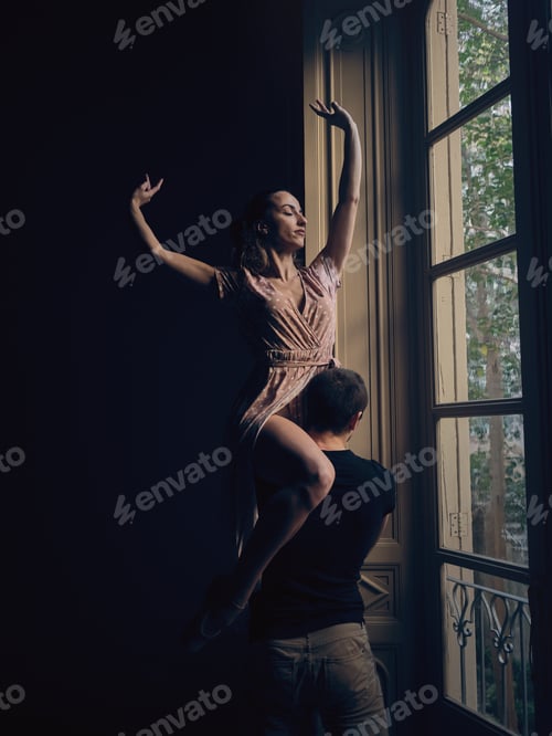 Preview: Ballerina on shoulder of partner dancer