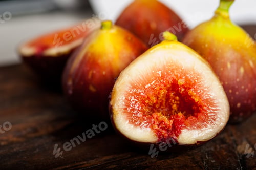 Preview: fresh figs over old wood