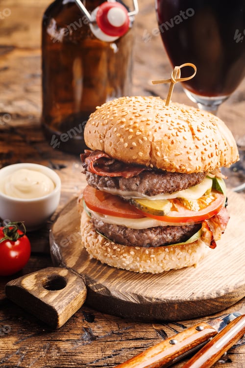 Preview: Hamburger and dark beer
