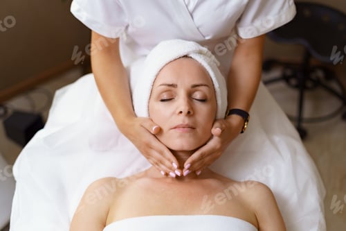 Preview: Facial massage beauty treatment