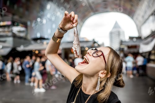 Preview: Woman with dutch herring