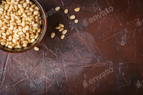Preview: Cup with pine nuts