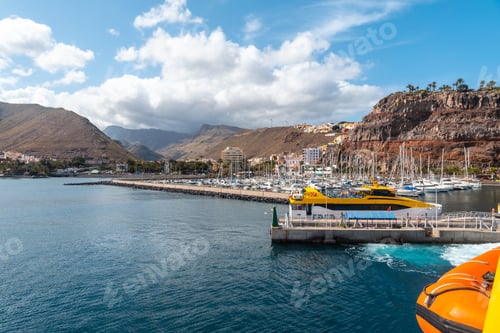 Preview: Panoramic of the port of San Sebastian de la Gomera seen from the ferry heading to Tenerife