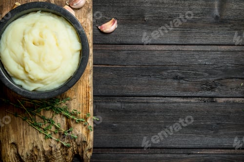 Preview: Mashed potatoes with thyme .