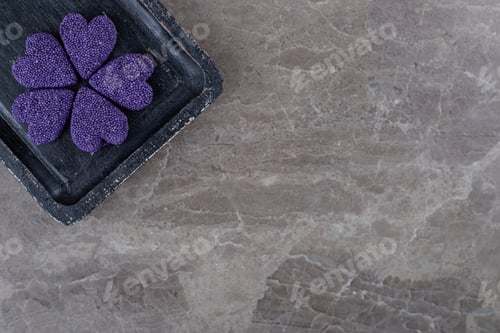 Preview: Toothsome cookie on the tray, on the marble background