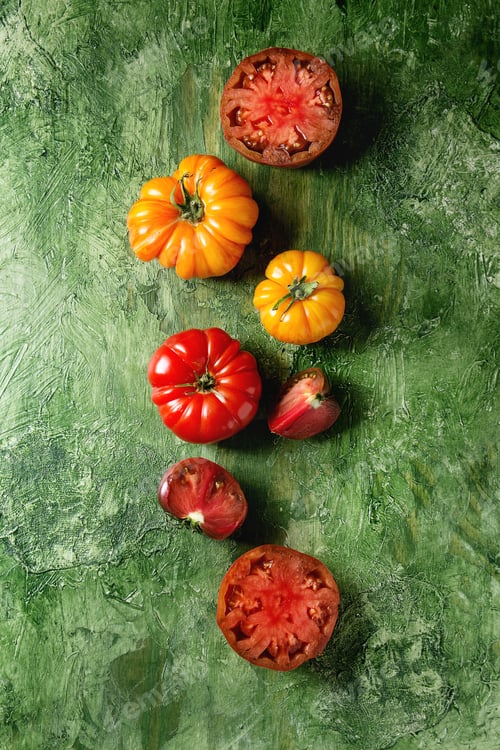 Preview: Red and yellow tomatoes