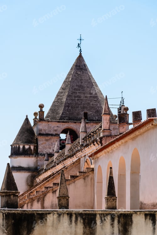 Preview: Scenic view of the old town of Elvas in Portugal