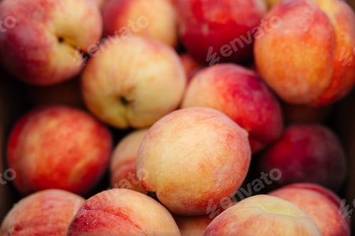 Preview: Close-up of fresh peaches with vibrant colors