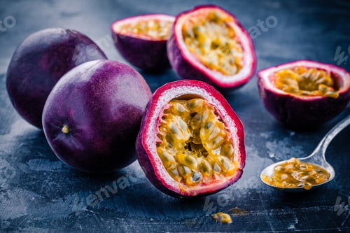 Preview: ripe organic passion fruit
