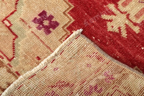 Preview: Textures and patterns in color from woven carpets