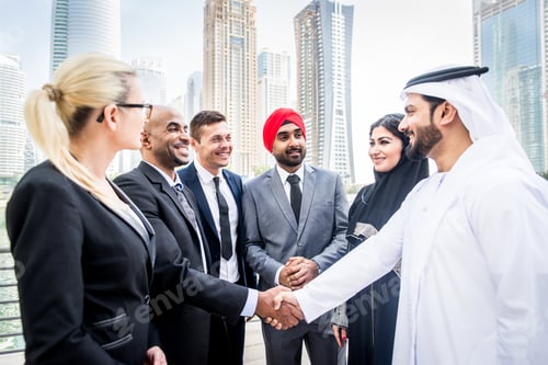 Preview: Business team in Dubai