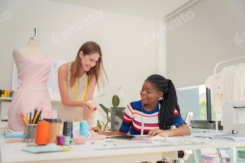 Preview: Women working together Small business