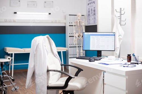 Preview: Empty medical office with desktop pc