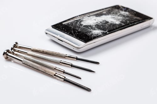 Preview: Smartphone with cracked display
