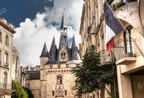 Preview: Old gate entrance to the city of Bordeaux