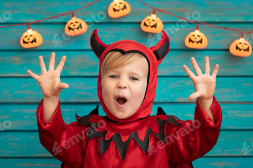 Preview: Happy child dressed Halloween costume