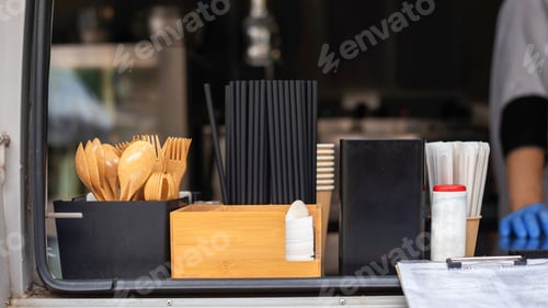 Preview: Tableware in a food truck