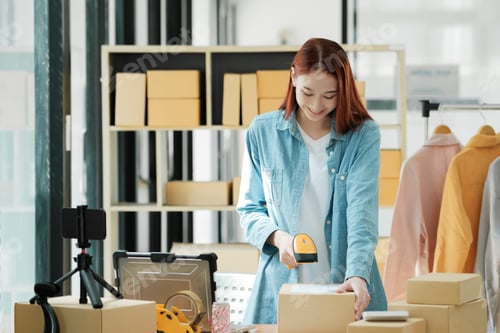 Preview: Scanning Barcode on Shipping Box with Scanner