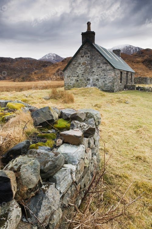 Preview: Old stone cottage