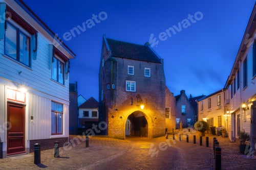 Vista previa: Architecture in the Woudrichem, Netherlands. Old historical buildings. Architectural landscape.