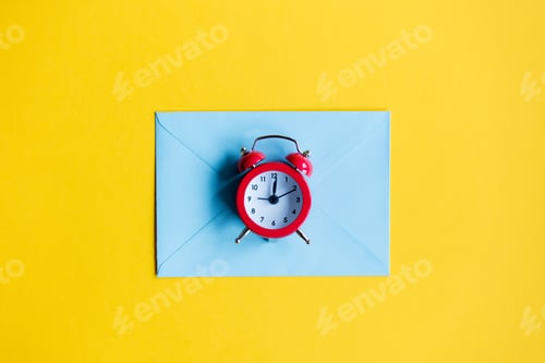 Preview: Christmas alarm clock and blue envelope