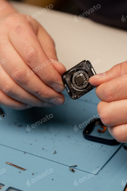 Preview: Workshop for the repair of phones and equipment Phone and equipment repairs a smart watch