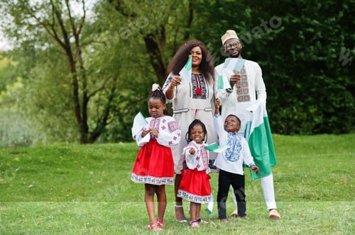 Preview: African family in traditional clothes