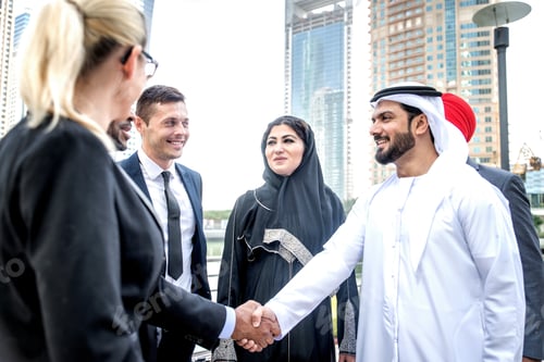 Preview: Business team in Dubai