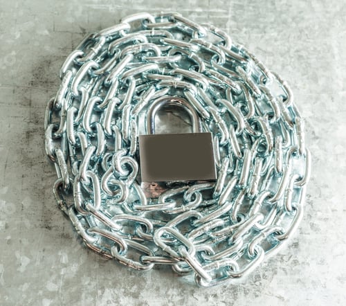 Preview: metal chain on metal plate