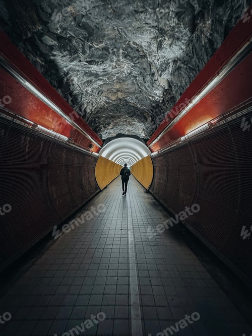 Preview: man in the tunnel