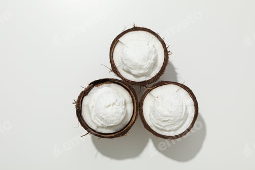 Preview: Summer dessert - ice cream, ice cream with coconut