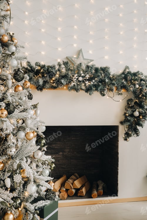 Preview: Full-length Christmas tree. On New year's eve, a snow-covered Christmas tree stands at home