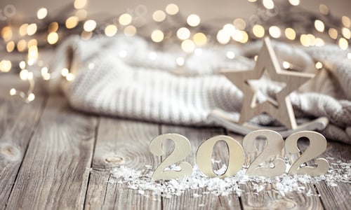 Preview: Cozy christmas composition with number 2022 and decor details.
