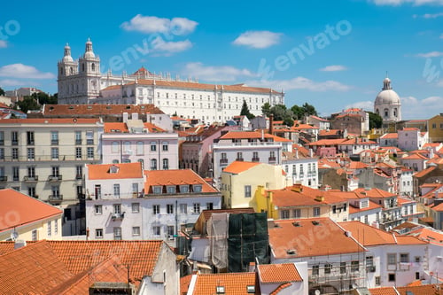 Preview: The old Alfama quarter in Lisbon